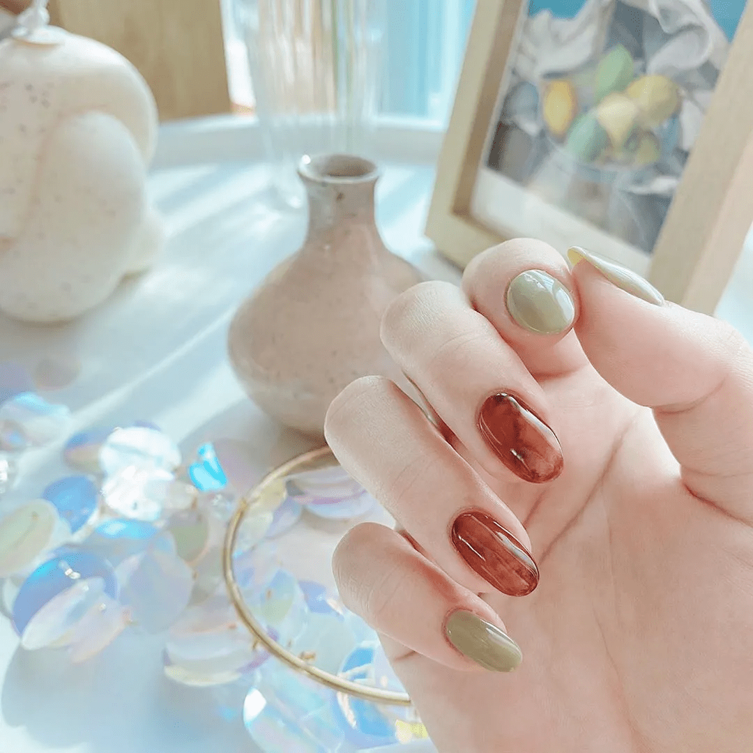 Unveiling the Elegance of Feminine Charm: A Guide to Nail Care This Autumn