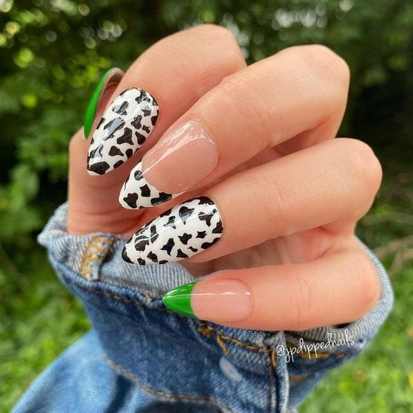 Leopard print and green French nails - the summer wildness!  Rule the summer garden party