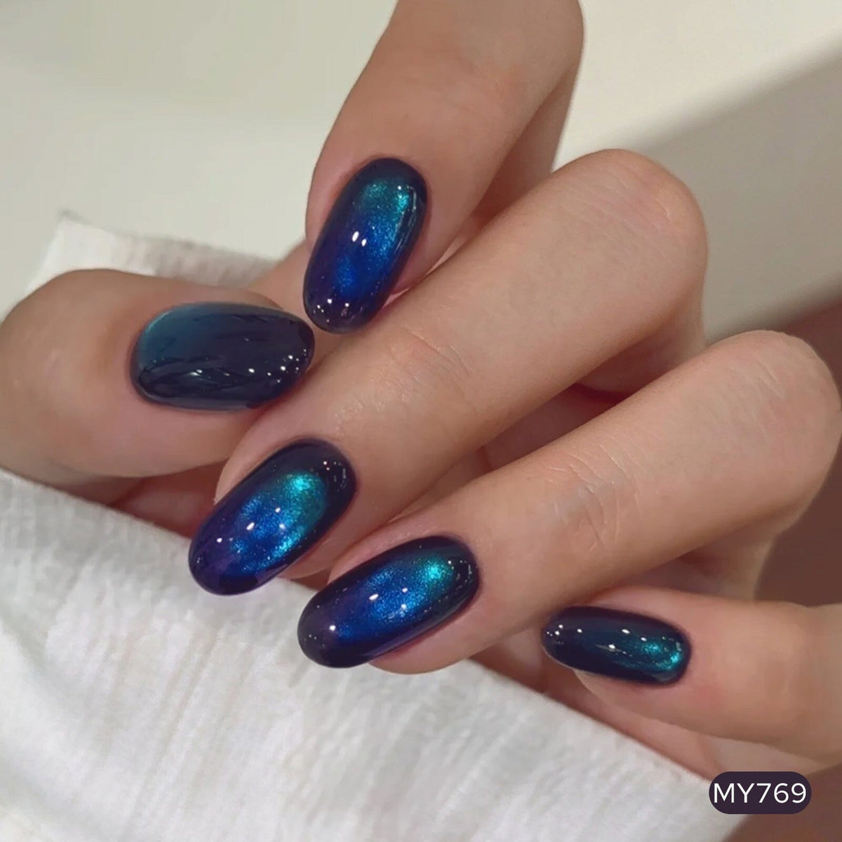 6 Colors Colored Cat Magnetic Gel M102 Blue Hour 7ml Gel Nail Polish BORN PRETTY 